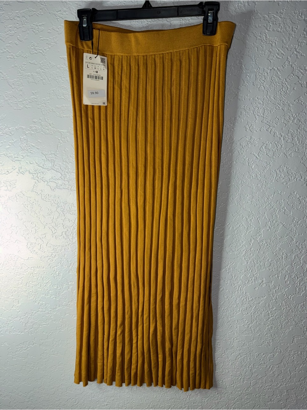 Zara Ribbed Pleated Maxi Skirt in Mustard